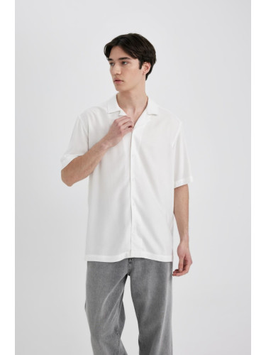 DEFACTO Regular Fit Open Collar Viscose Short Sleeve Short Sleeve Shirt