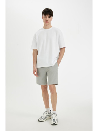 DEFACTO Regular Fit Straight Leg Pocket Basic Plain Shorts
