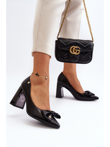 VINCEZA Черни обувки с панделка от Ariemessa