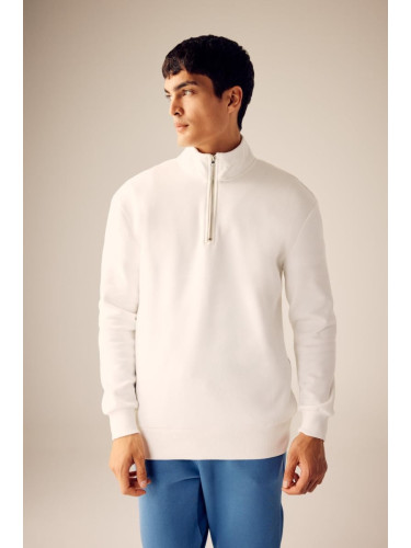 DEFACTO Comfort Fit Zippered Stand Collar Basic Sweatshirt