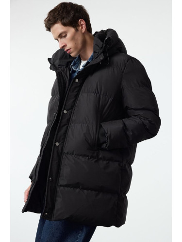 Trendyol Black Regular Fit Hooded Puffer Winter Coat with Zipper Pocket