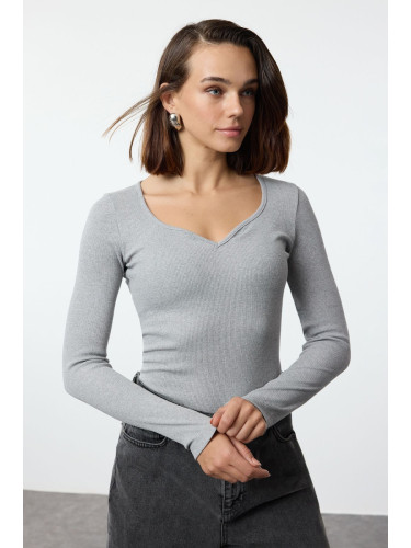 Trendyol Gray Sweetheart Neckline Long Sleeve Ribbed Flexible Snap Fastener Knitted Bodysuit