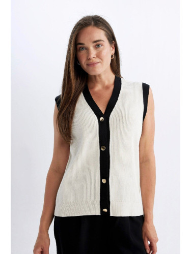 DEFACTO Regular Fit V-Neck Vest