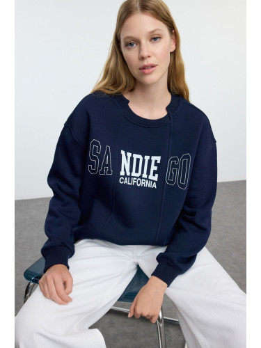 Trendyol Navy Blue Slogan Printed Oversize/Wide Fit Knitted Sweatshirt with Hem Detail