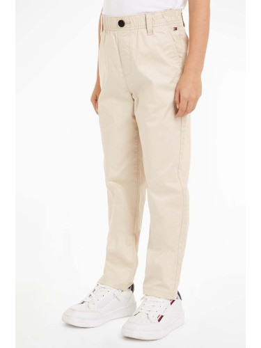 Детски панталон Tommy Hilfiger SKATER CHINO PANT в бежово с изчистен дизайн KB0KB09146