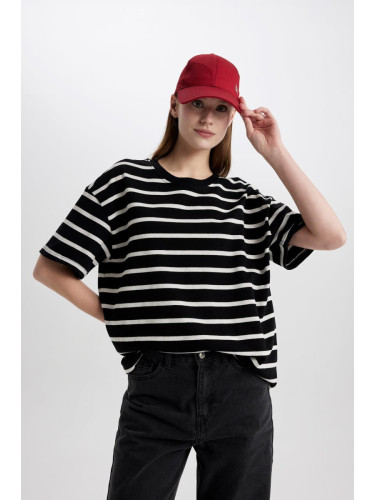 DEFACTO Oversize Fit Crew Neck Striped Combed Cotton Short Sleeve T-Shirt