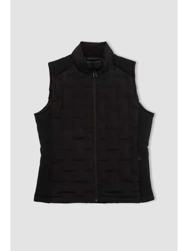 DEFACTO Fit Water Repellent Slim Fit Sports Vest