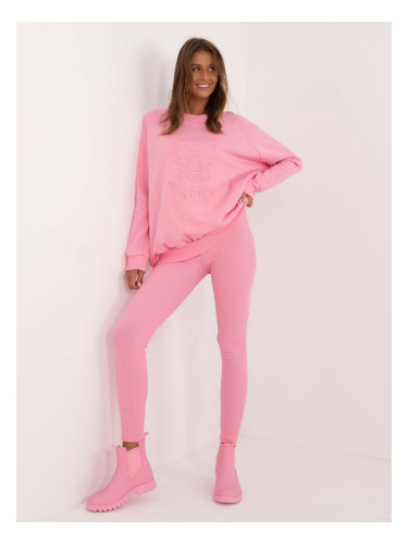 Pink women's tracksuit with oversize sweatshirt