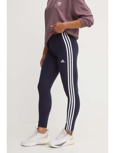 Клин adidas Essentials в тъмносиньо с апликация IC9893