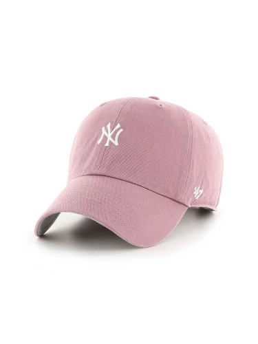 Памучна шапка с козирка 47 brand MLB New York Yankees в розово с апликация B-BSRNR17GWS-QC