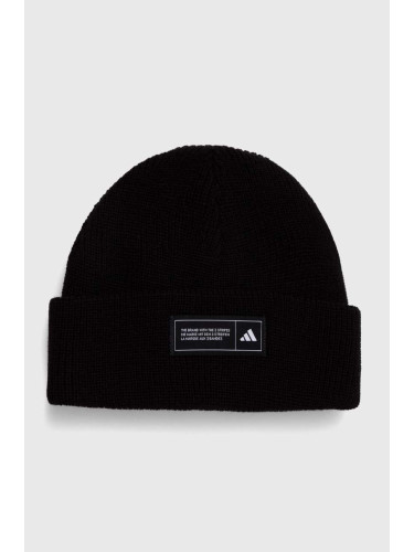 Шапка adidas Essentials в черно  IT4633