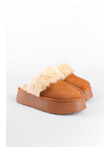 Capone Outfitters Furry Closed Toe Women's Slippers