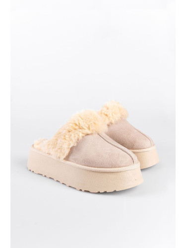 Capone Outfitters Furry Closed Toe Women's Slippers